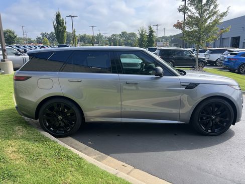 Used 2025 Land Rover Range Rover Sport Dynamic SE AWD/4WD image 8