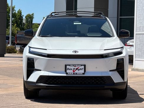 New 2026 Toyota C-HR AWD/4WD image 10