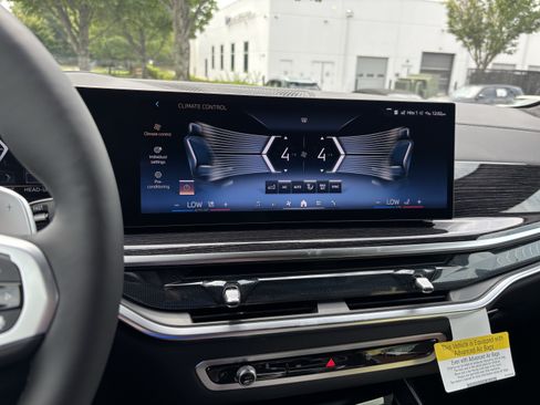 New 2027 BMW X7 xDrive40i w/ M Sport Package AWD/4WD image 25