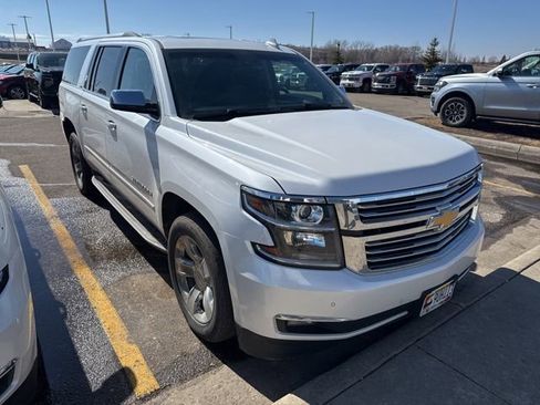 Used 2016 Chevrolet Suburban LTZ image 2