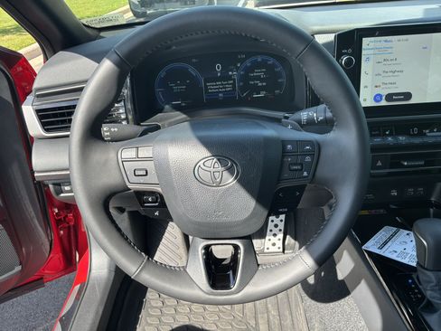 Used 2026 Toyota Camry XSE FWD image 18
