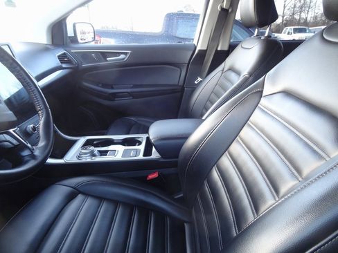 Used 2024 Ford Edge SEL image 6