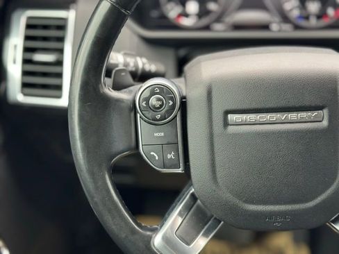 Used 2018 Land Rover Discovery HSE image 26