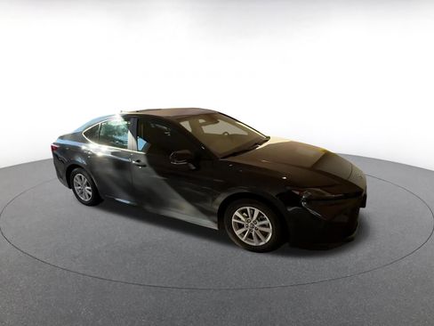 Used 2025 Toyota Camry LE image 2