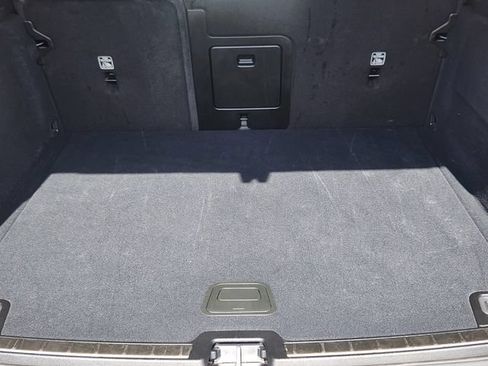 Certified 2025 Volvo XC60 B5 Plus AWD/4WD image 19