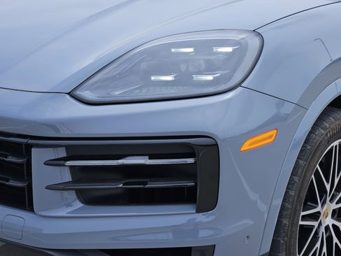 Certified 2024 Porsche Cayenne Coupe AWD/4WD image 12