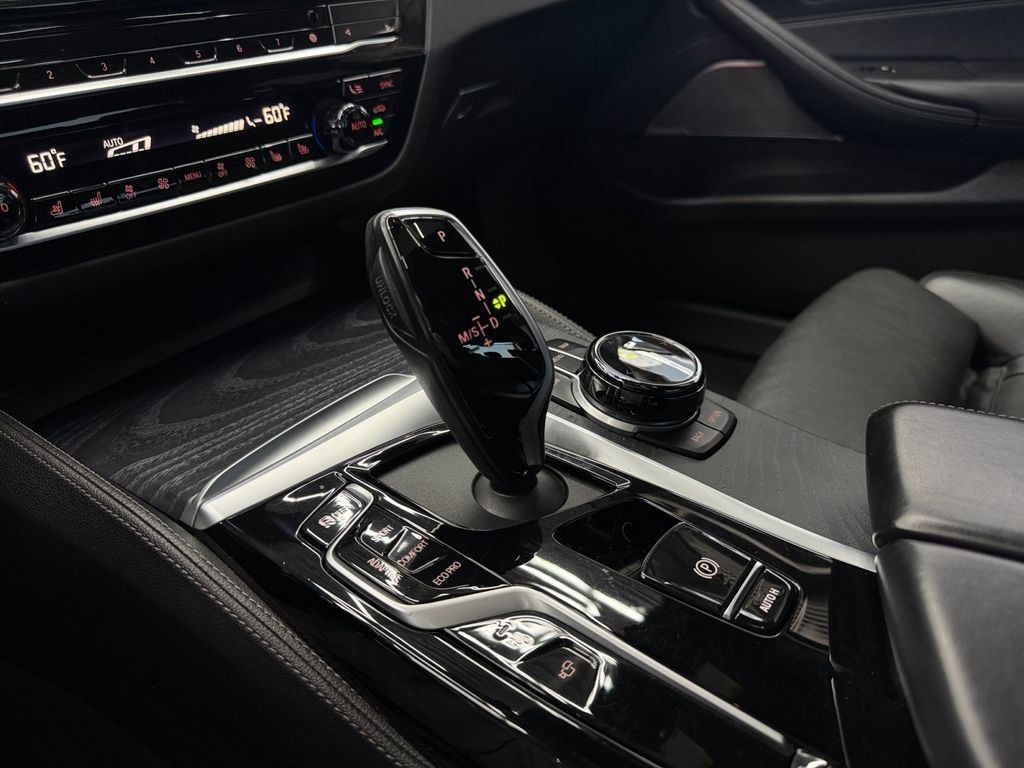 Used 2022 BMW M550i xDrive w/ Executive Package AWD/4WD image 23