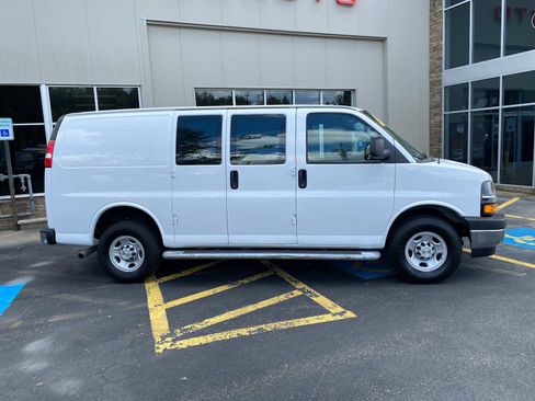 Used 2024 Chevrolet Express 2500 w/ Driver Convenience Package RWD image 15