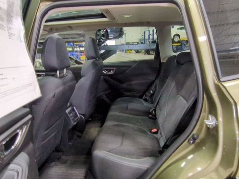 Used 2024 Subaru Forester Premium image 8