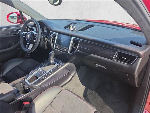 Used 2017 Porsche Macan Turbo AWD/4WD image 20