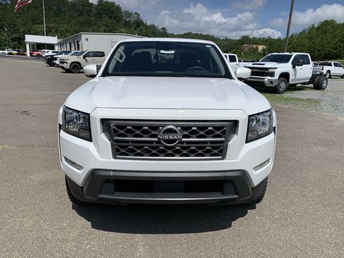 Used 2023 Nissan Frontier SV w/ SV Convenience Package RWD image 5