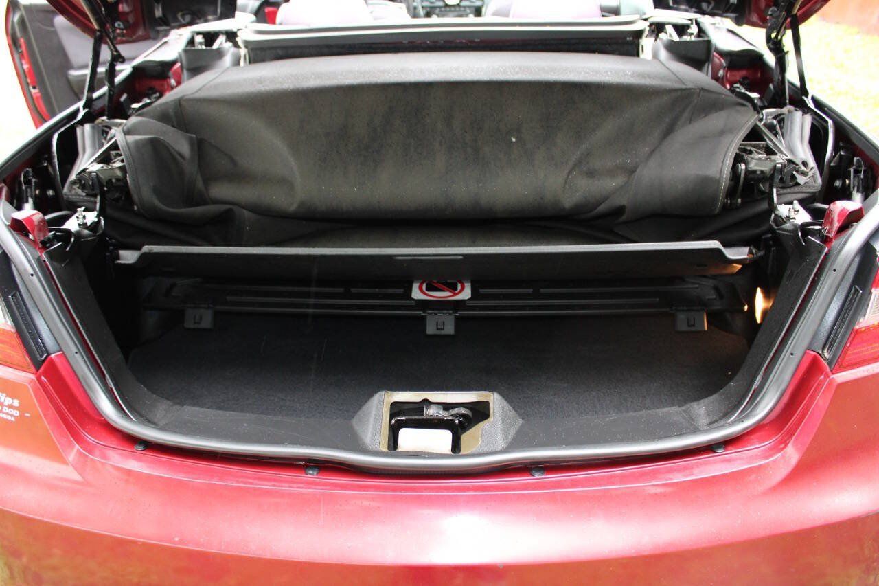 Used 2013 Chrysler 200 Touring FWD image 26