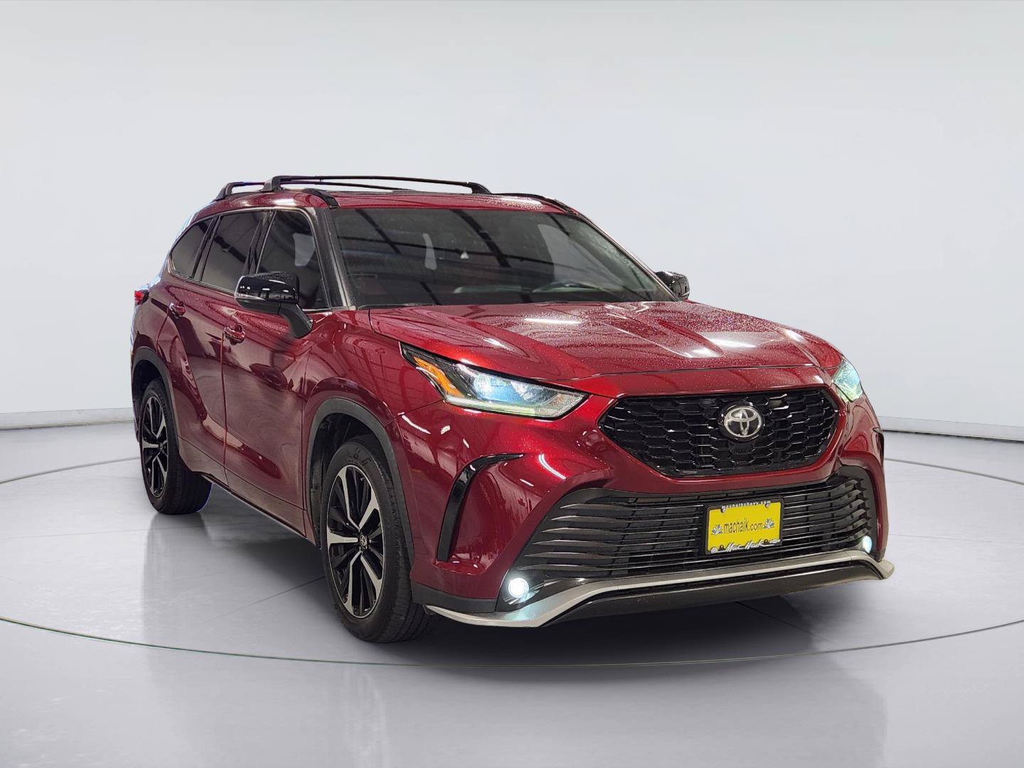 Used 2021 Toyota Highlander XSE FWD image 3
