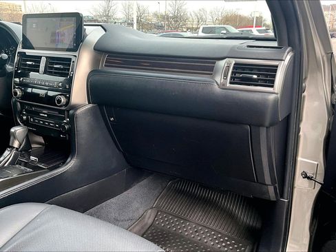 Used 2023 Lexus GX 460 Premium image 14