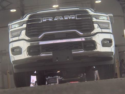 Used 2025 RAM 2500 Big Horn AWD/4WD image 6