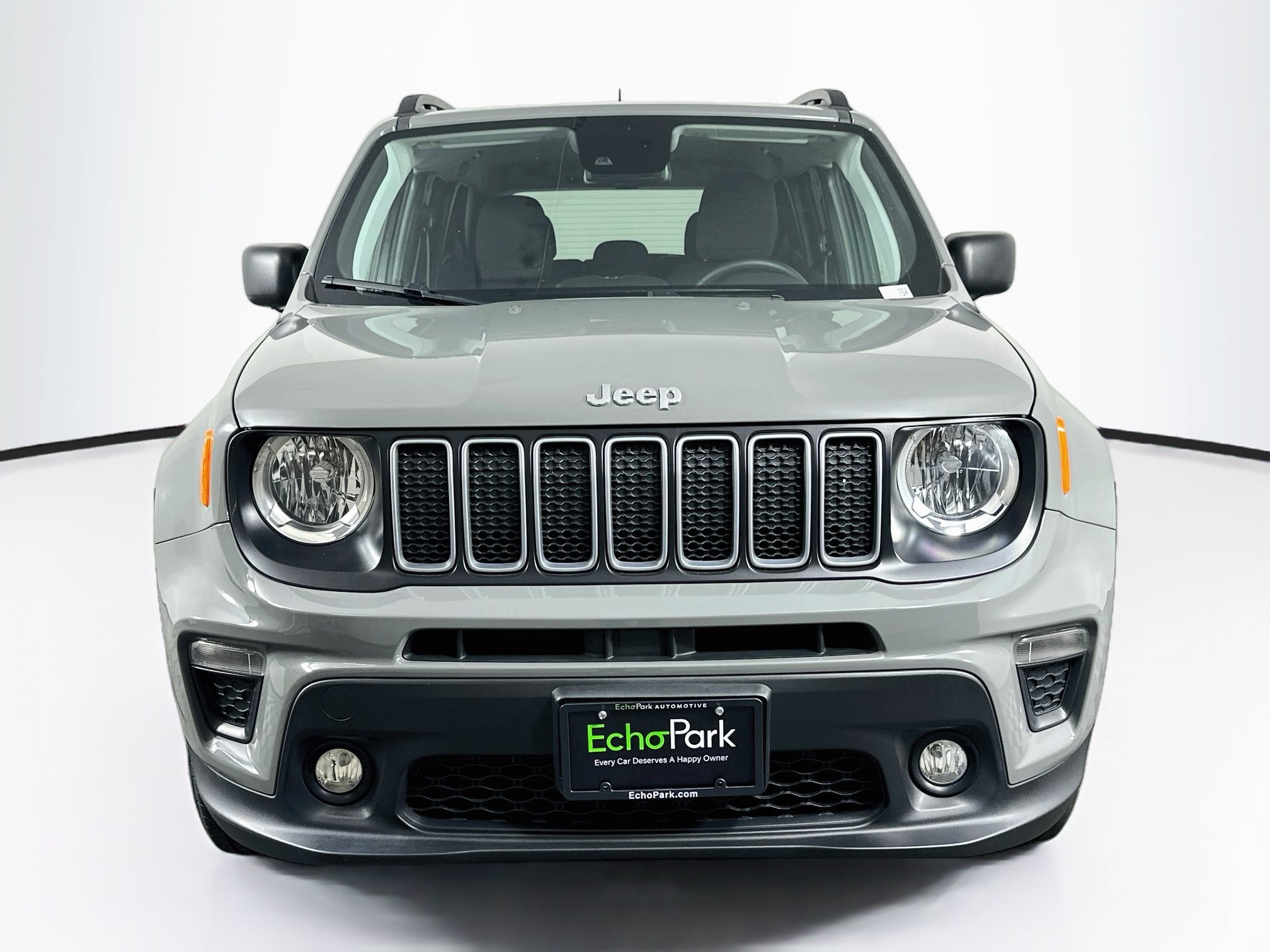 Used 2022 Jeep Renegade Latitude w/ Convenience Group AWD/4WD image 2