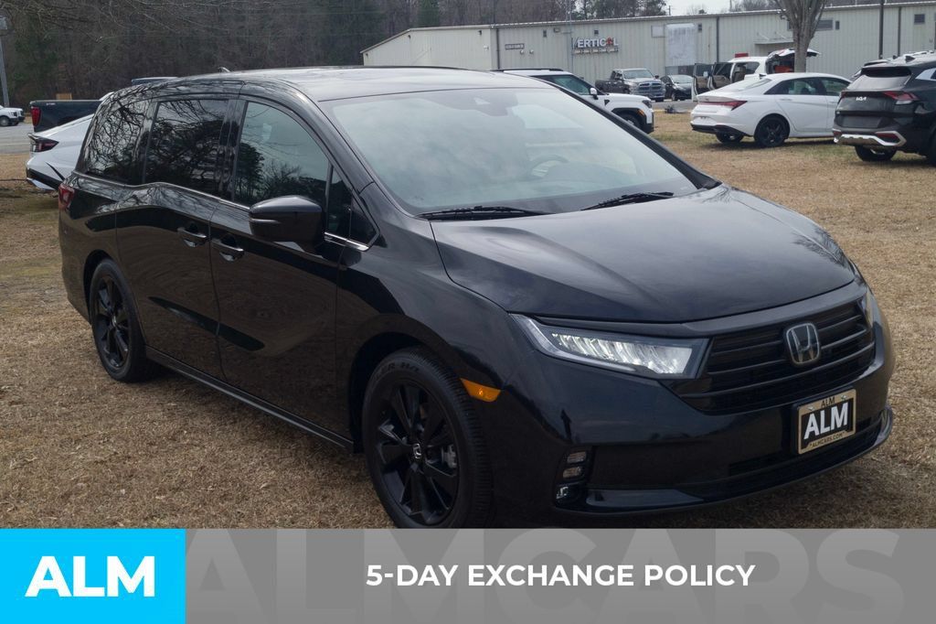 Used 2023 Honda Odyssey Sport image 3