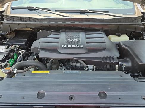 Used 2019 Nissan Titan SV w/ SV Convenience Package RWD image 50