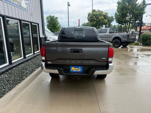 Used 2019 Toyota Tacoma TRD Off-Road AWD/4WD image 5