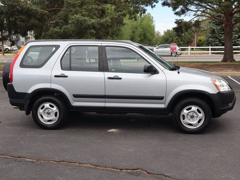 Used 2004 Honda CR-V LX image 3