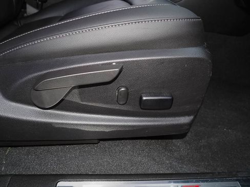 Used 2022 Chevrolet Colorado ZR2 w/ ZR2 Dusk Special Edition image 18