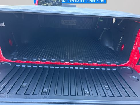 Used 2018 Chevrolet Silverado 1500 LT w/ All Star Edition AWD/4WD image 12