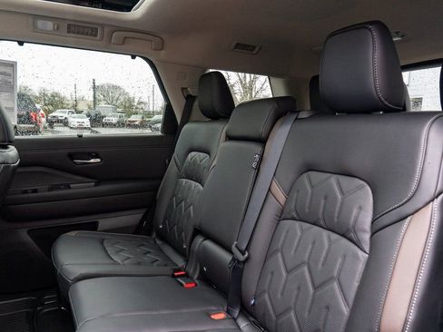 New 2026 Nissan Pathfinder Platinum w/ Cargo Package AWD/4WD image 26