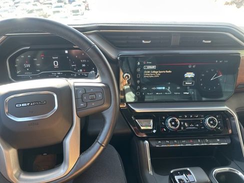 Used 2022 GMC Sierra 1500 Denali image 17