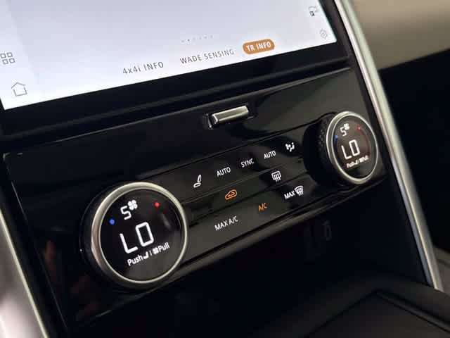 New 2026 Land Rover Discovery Limited Edition AWD/4WD image 23