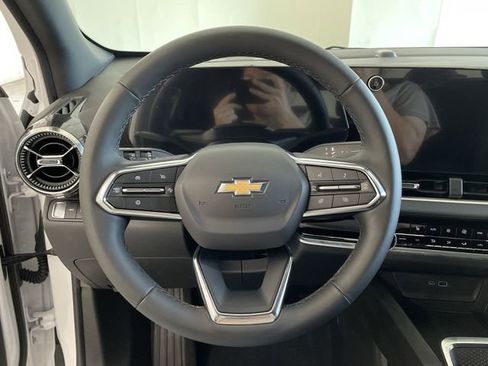 New 2026 Chevrolet Equinox LT w/ Convenience Package II AWD/4WD image 33