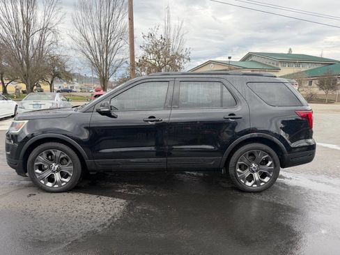 Used 2018 Ford Explorer Sport w/ Equipment Group 401A image 5
