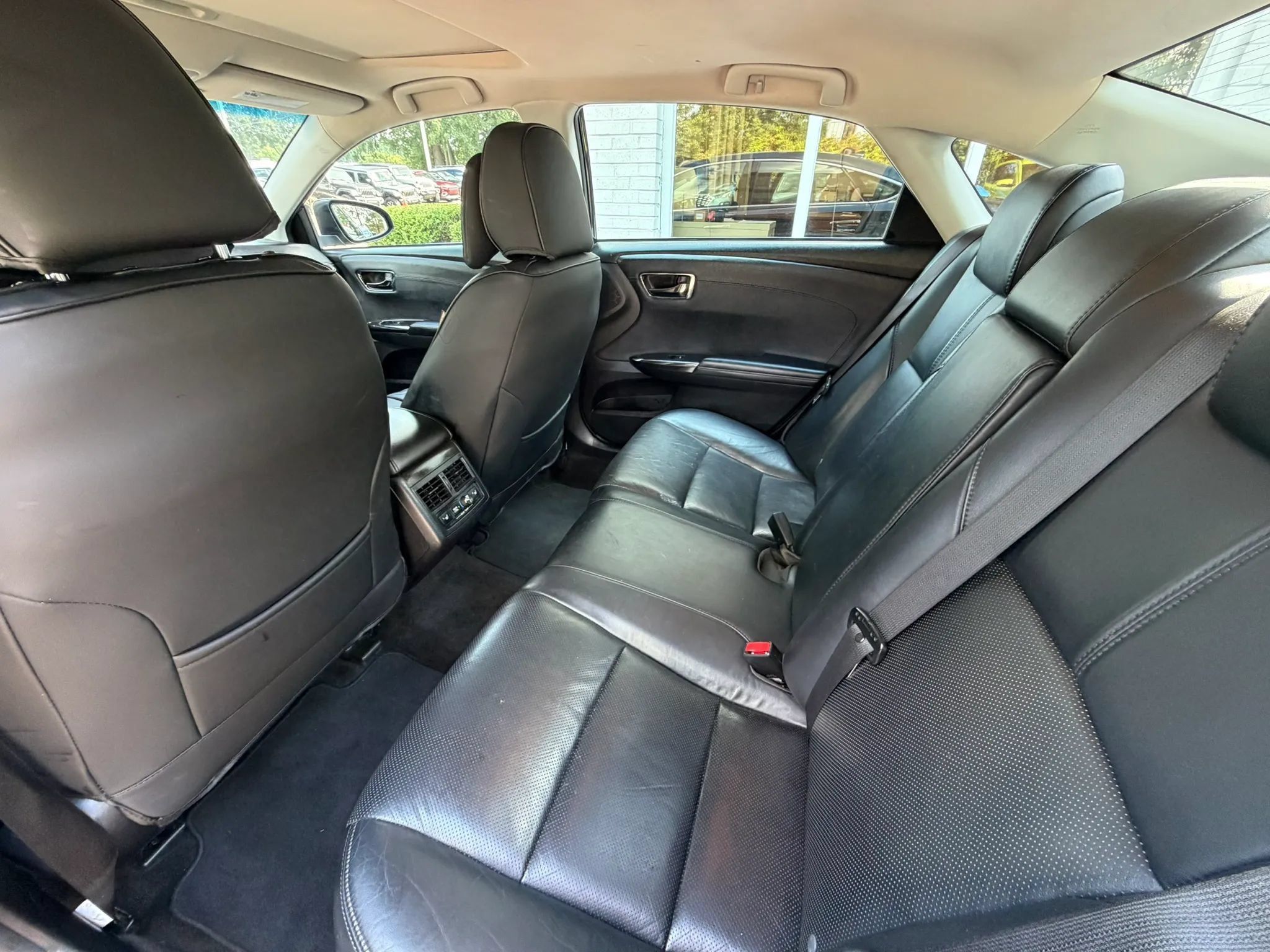 Used 2016 Toyota Avalon Limited w/ Toyota Safety Sense Package FWD image 17