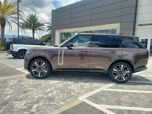New 2026 Land Rover Range Rover SE AWD/4WD image 2