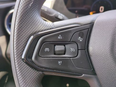 Used 2025 Chevrolet Trax LT FWD image 28