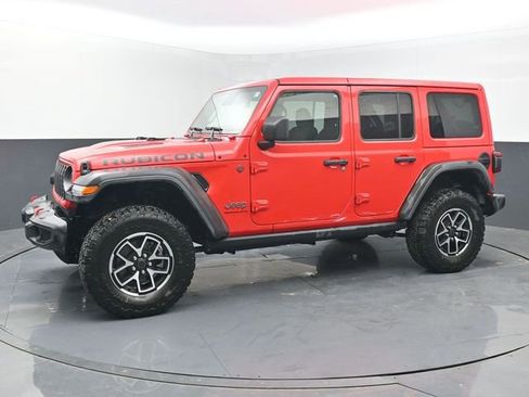 Used 2025 Jeep Wrangler Unlimited Rubicon image 2