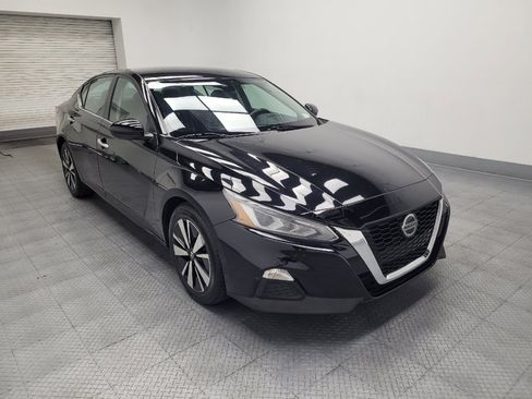 Used 2022 Nissan Altima 2.5 SV FWD image 13