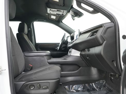 Used 2024 GMC Yukon XL SLE w/ Max Trailering Package image 11