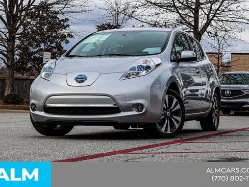 Used 2015 Nissan Leaf SL w/ Premium Package FWD image 3