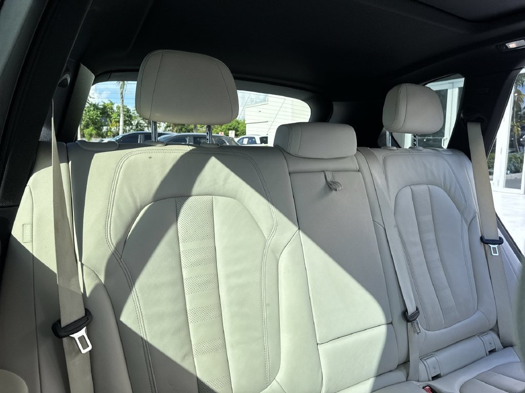 Used 2022 BMW X5 sDrive40i w/ M Sport Package RWD image 47