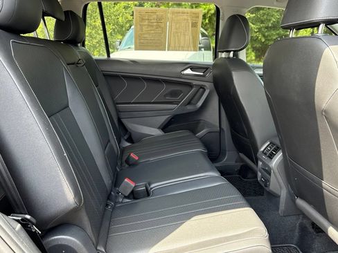 Used 2023 Volkswagen Tiguan SE FWD image 13