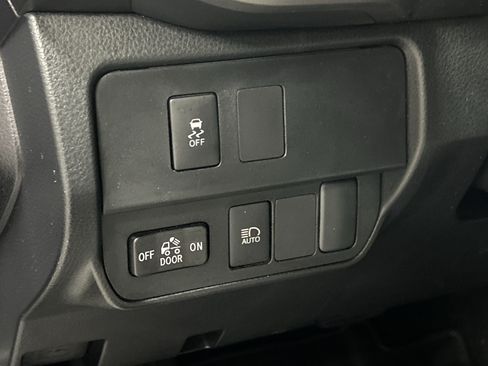 Used 2022 Toyota Tacoma SR5 w/ Technology Package AWD/4WD image 35