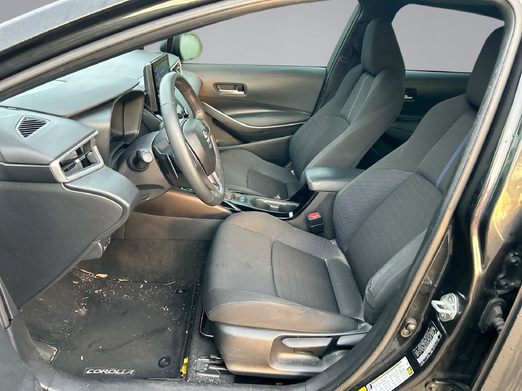 Used 2022 Toyota Corolla SE w/ SE Premium Package FWD image 11
