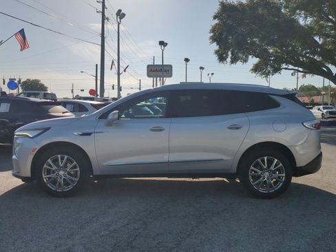 Used 2022 Buick Enclave Essence w/ Experience Buick Package image 7