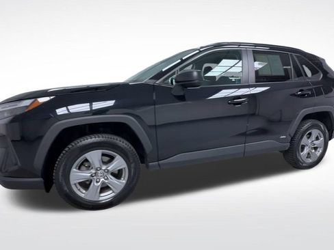 Certified 2023 Toyota RAV4 LE AWD/4WD image 5