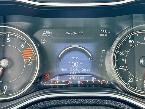 Used 2023 Jeep Cherokee Altitude Lux AWD/4WD image 12