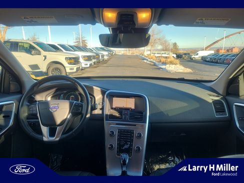 Used 2017 Volvo XC60 T5 Dynamic w/ Preferred Option Package image 20