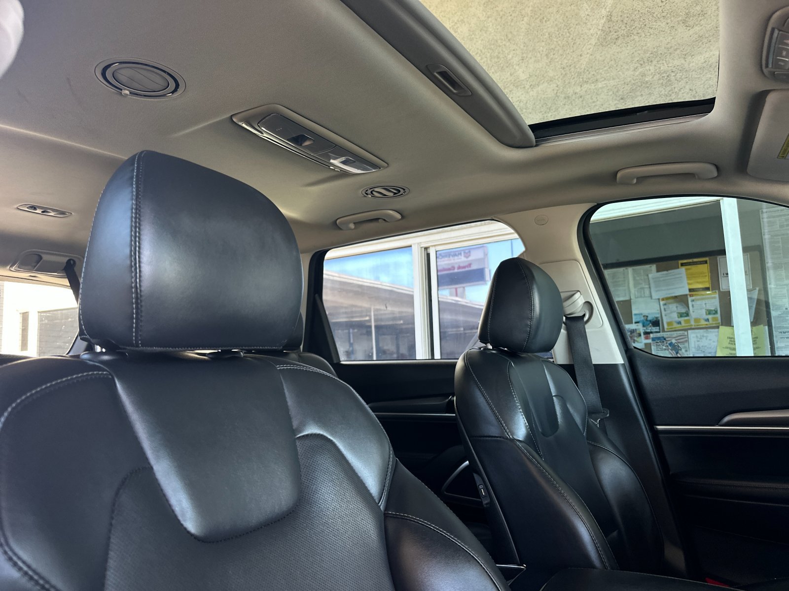 Used 2020 Kia Telluride S FWD image 17