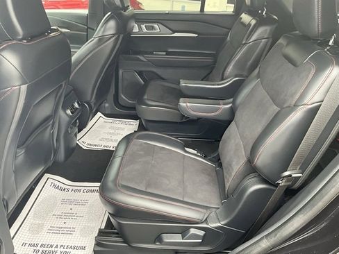 Used 2025 Ford Explorer ST image 12