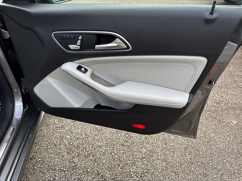 Used 2018 Mercedes-Benz CLA 250 image 14