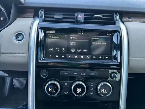 Used 2017 Land Rover Discovery HSE image 26